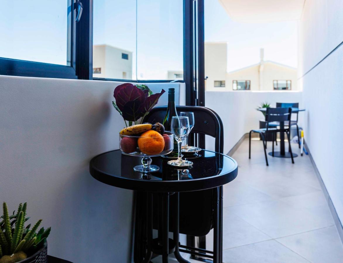 קייפטאון Flamingo Sea Point Sea View Luxury Best Position 1 Bedroom Apartment Queen Size Bed & Inverter For Tv מראה חיצוני תמונה